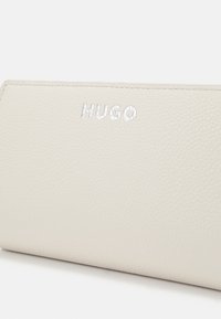 HUGO BEL MULTI WALLET - Portofel - open white
