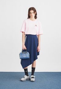 adidas Originals ASYMETRIC SKIRT - sukňa v tvare A - night indigo