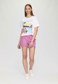 QS - T-shirt z nadrukiem