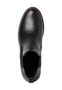 Stivaletto in pelle nera con pannelli laterali elastici, punta tondeggiante e suola marrone texture. Presenta una finitura liscia e un linguetta per il tiro.