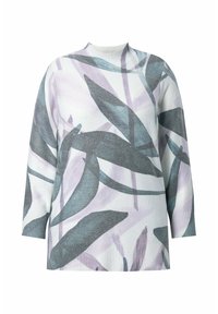 Sweter z okrągłym dekoltem, rękawami o długości trzech czwartych oraz wzorem liści w odcieniach zieleni, szarości i lawendy na białym tle.