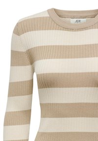 Pull en maille côtelée beige et blanche à rayures horizontales, manches longues et col rond.