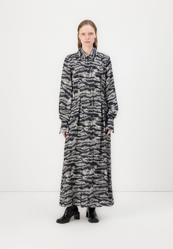 MORAGA - Shirt dress