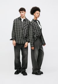 UNISEX - Skjortebluser - grey/black