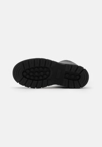 Zign Botas con plataforma - black