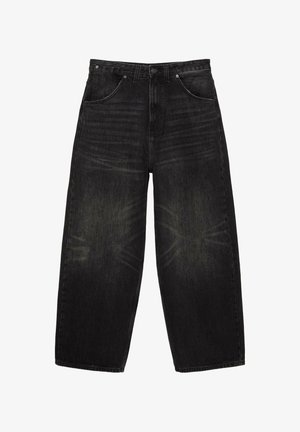 Crne široke traperice s prednjim džepovima, omčama za remen i suptilnim izblijedjelim detaljima na bedrima i koljenima.