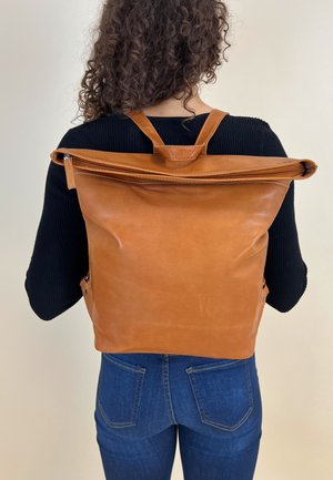 Gusti Leder MORENO A. - Backpack - haselnuss
