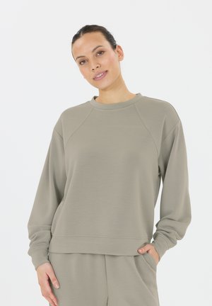 Sweater - shadow