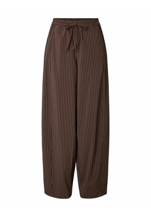 Pantalon à jambes larges rayé marron avec taille à cordon de serrage. Confectionné dans un tissu léger, présentant des rayures blanches verticales et une coupe décontractée.