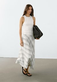 Thumbnail Image 6