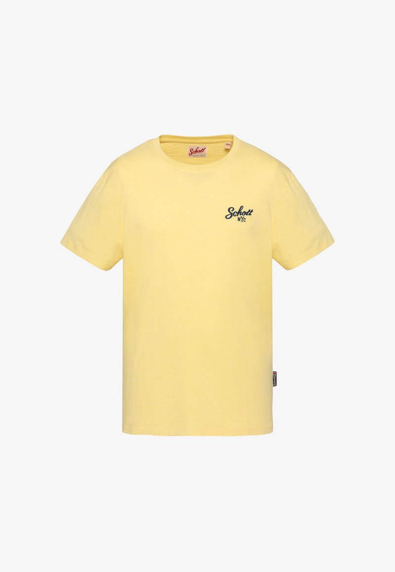T-shirt jaune à manches courtes et col rond avec le logo "Schott NYC" sur la poitrine gauche et une petite étiquette de la marque sur la couture latérale.