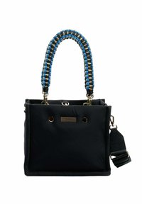 Zwarte nylon handtas met een geweven blauwe en beige handvat, gouden hardware accenten en een gestructureerd oppervlak. Beschikt over een afneembare schouderriem.