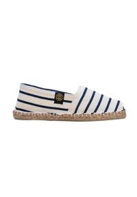 Espadrille en toile avec des rayures bleu marine et crème, bout rond, semelle en jute et accent de label noir sur le côté.