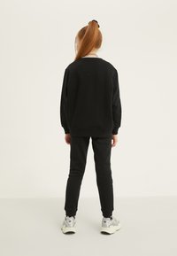 Yourturn Kids UNISEX SET - Ikdienas džemperis - black