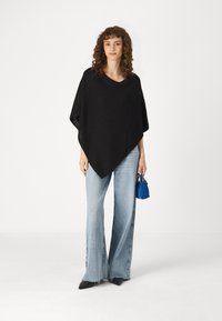 VILA VICILLO O-NECK PONCHO - Skraistė - black