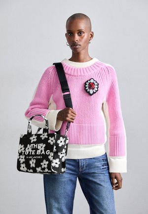 THE SMALL TOTE - Handtasche - black/white