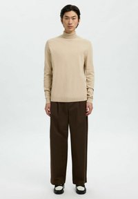 Selected Homme SLHBERG ROLL NECK NOOS - Stickad tröja - oatmeal