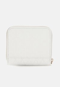 Portafoglio bianco con zip, realizzato in materiale testurizzato, caratterizzato da dettagli trapuntati e una finitura liscia. Zip e cuciture in tonalità oro.