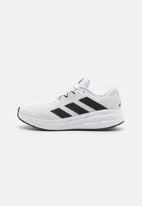 Unselected, footwear white/core black/dash grey