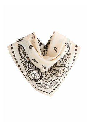 Bandana de couleur crème avec motifs cachemire et floraux noirs, pliée en forme triangulaire.