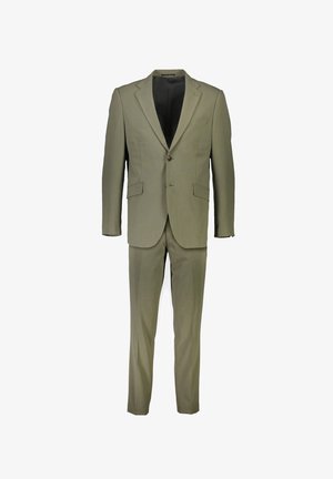 Olivgrüner Anzug mit einreihigem Blazer, Reverskragen und zwei vorderen Taschen, kombiniert mit schlank geschnittenen Hosen. Glatte Stofftextur.