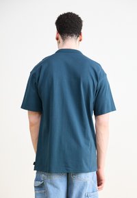 Nike Sportswear TEE - Pamata T-krekls - armory navy