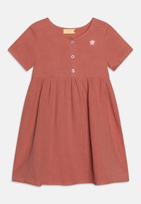 Unselected, apricot