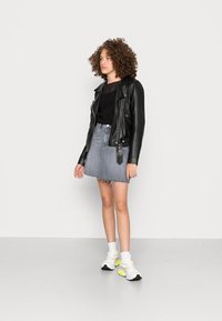 ONLY ONLSTEPHANIE MIX BLOUSE - Camisola de manga comprida - black