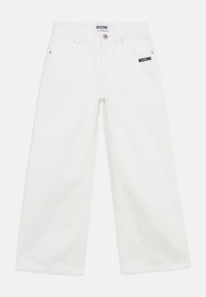 Witte jeans met brede pijpen van denim, voorzien van een knoop- en ritssluiting. Heeft twee zakken aan de voorkant en een Moschino-logo op de linker dij.