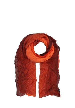 Écharpe froissée présentant un dégradé allant du rouge profond à l'orange vif. Fabriquée en tissu léger, elle arbore un motif de feuilles sur toute sa surface.