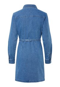 Jachetă din denim cu talie prinsă, mâneci lungi și guler. Culoare albastru deschis, țesătură texturată și manșete cu nasturi.
