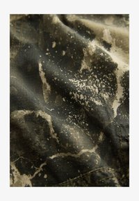 Nepasirinkta, khaki camo