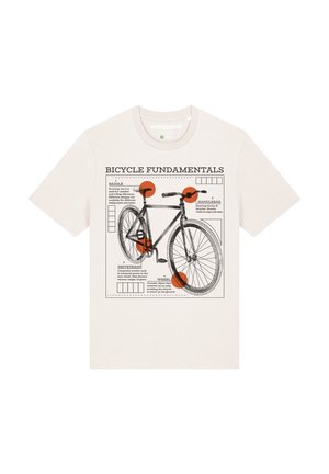 T-shirt beige naturel avec une illustration de bicyclette noire agrémentée d'accents orange. Les détails textuels comprennent des composants tels que la selle, le guidon, le groupe de transmission et la roue.