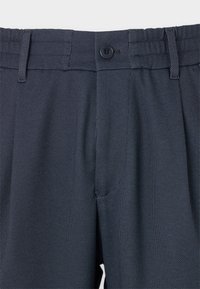 Thumbnail Image 3