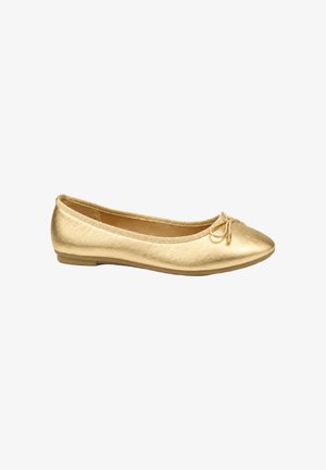 Chaussure ballerine femme couleur or avec bout arrondi, talon bas et petit nœud décoratif sur le dessus.