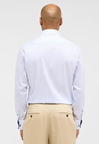 Eterna PERFORMANCE MODERN FIT - Zakelijk overhemd - hellblau