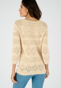 Damart MAILLE AJOURÉE EFFET CROCHET - Strickpullover - beige