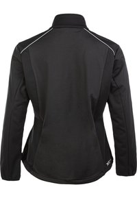 Schwarze taillierte Jacke mit hohem Kragen. Besitzt reflektierende Paspeln entlang der Schultern und eine weiche Textur. Keine sichtbaren Beschläge oder Muster.