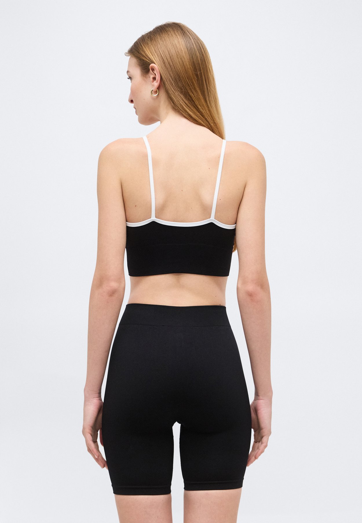 ONLJUNGLE SEAMLESS V NECK