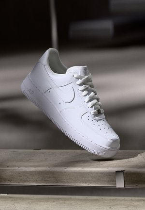 Nike Sportswear, AIR FORCE 1 07 - Zapatillas - white