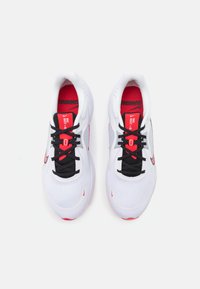 Nike Performance QUEST 5 - Road running shoes - white/fire red/light smoke grey/black
