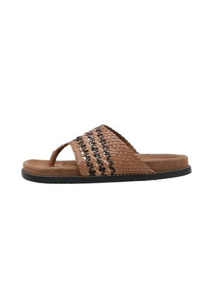 Sandale mule en cuir brun tressé avec accents noirs, semelle intérieure rembourrée et semelle extérieure en caoutchouc noir, présentée de profil en angle.