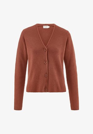 Rostbraune Strickjacke aus geripptem Material. Sie verfügt über einen V-Ausschnitt, lange Ärmel und drei runde Knöpfe an der Vorderseite.