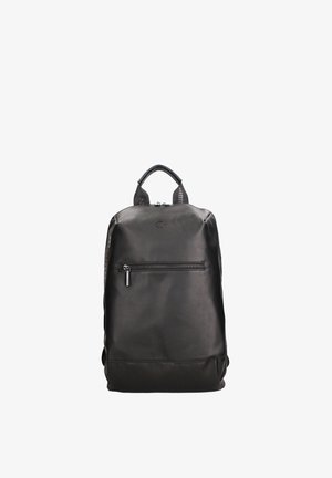 Zwarte strakke rugzak met een voorvak met rits, bovenhandvat en een gladde synthetische leren textuur, afgebeeld tegen een witte achtergrond.