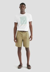 DOCKERS Shorts - khaki
