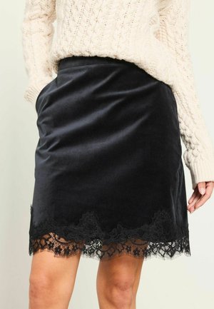 FatFace, VELVET SKIRT - A-snit nederdel - black