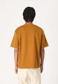 Selected Homme SLHLOOSEOSCAR O-NECK  - Basic póló - cathay spice
