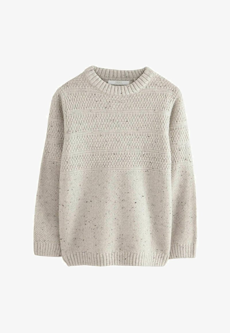 Jasnoszary sweter dziani z teksturowanym wzorem i ściągaczem przy dekolcie. Posiada subtelne drobinki i prosty krój u dołu.