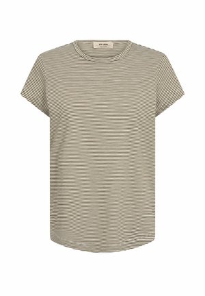 Rövid ujjú, kerek nyakú póló vékony, vízszintes bézs és fehér csíkokkal, lekerekített szegéllyel, belső gallérján "Mos Mosh" címkével.