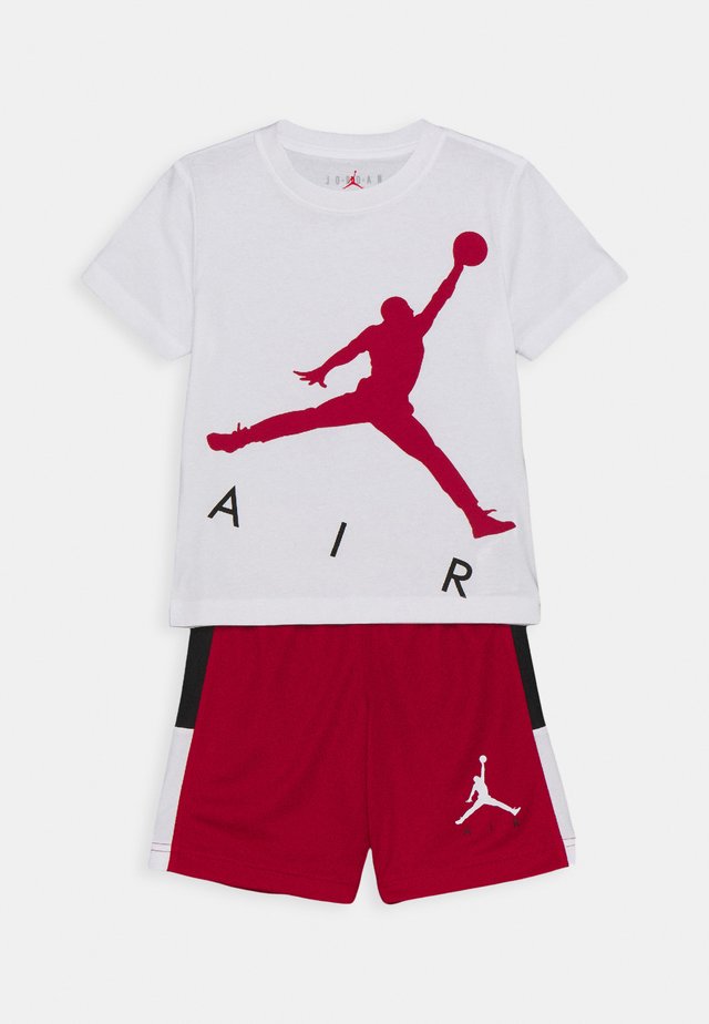 JUMPING BIG AIR TEE & SHORT SET - Chándal - gym red
